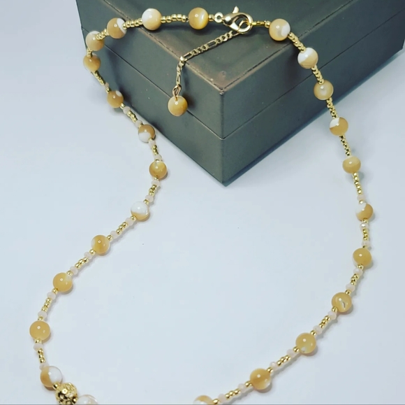 Mother Of Pearl necklace - Picture 4 of 4